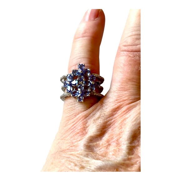 Tanzanite & Diamond Ring set in 925 Sterling. STS Artist made-Classic ring! - Picture 2 of 7
